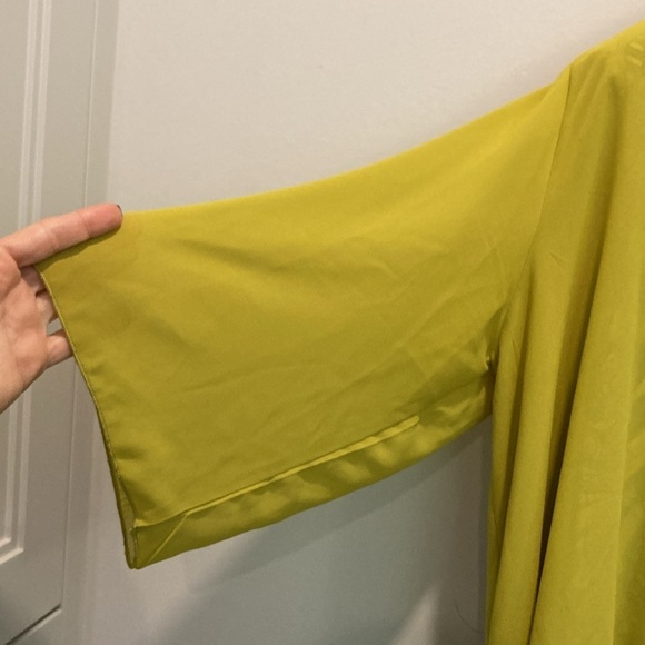 Green two piece top set Size large - Picture 6 of 15